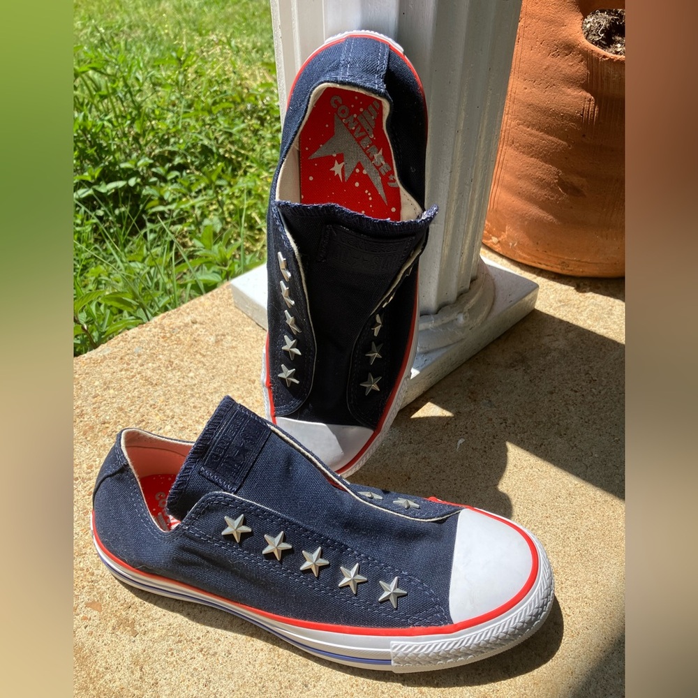 Converse All-Star women’s size 7 - brand new without tags - never worn